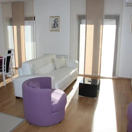 Апартаменты Zuvela *